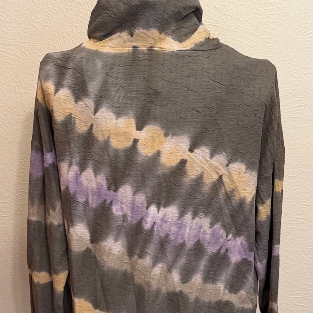 πππBOGOHOπππFree People Tie-Dye Hooded Pullover in Gray, Lavender & Cream-MEDIUM - Picture 10 of 11